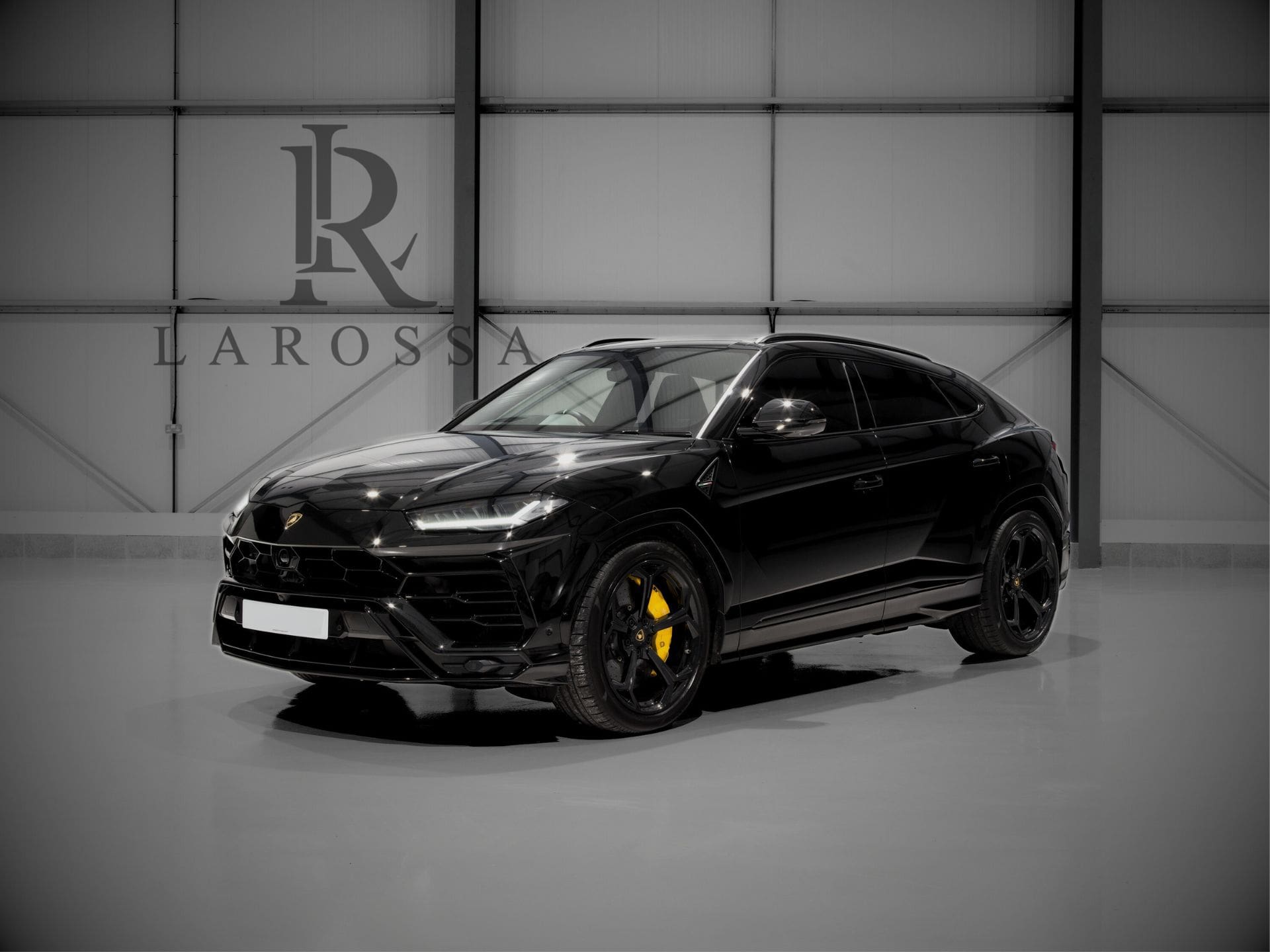 Urus Black